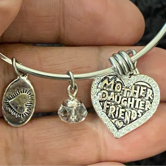 Footnotes Mother Daughter Friend and Believe In Your Dreams Charm Bracelets - Picture 8 of 10